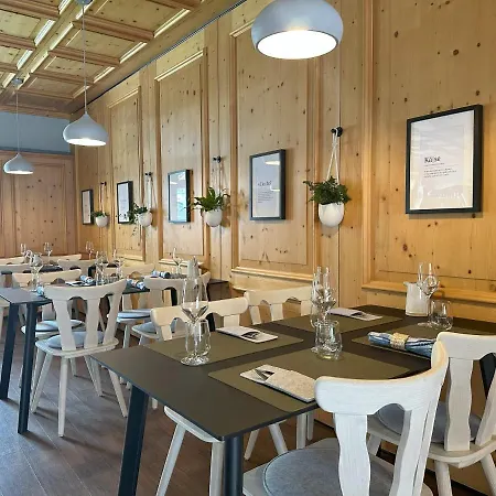 Pez Regina - Nordic Style Alps Hotel *